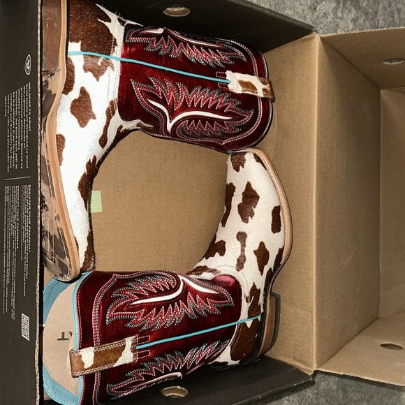 Ariat Western Boots with Cow Print and Vibrant Accents - Picture 7 of 8